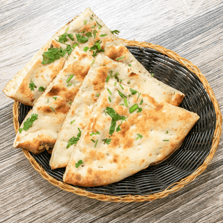 Garlic Naan (8/16)